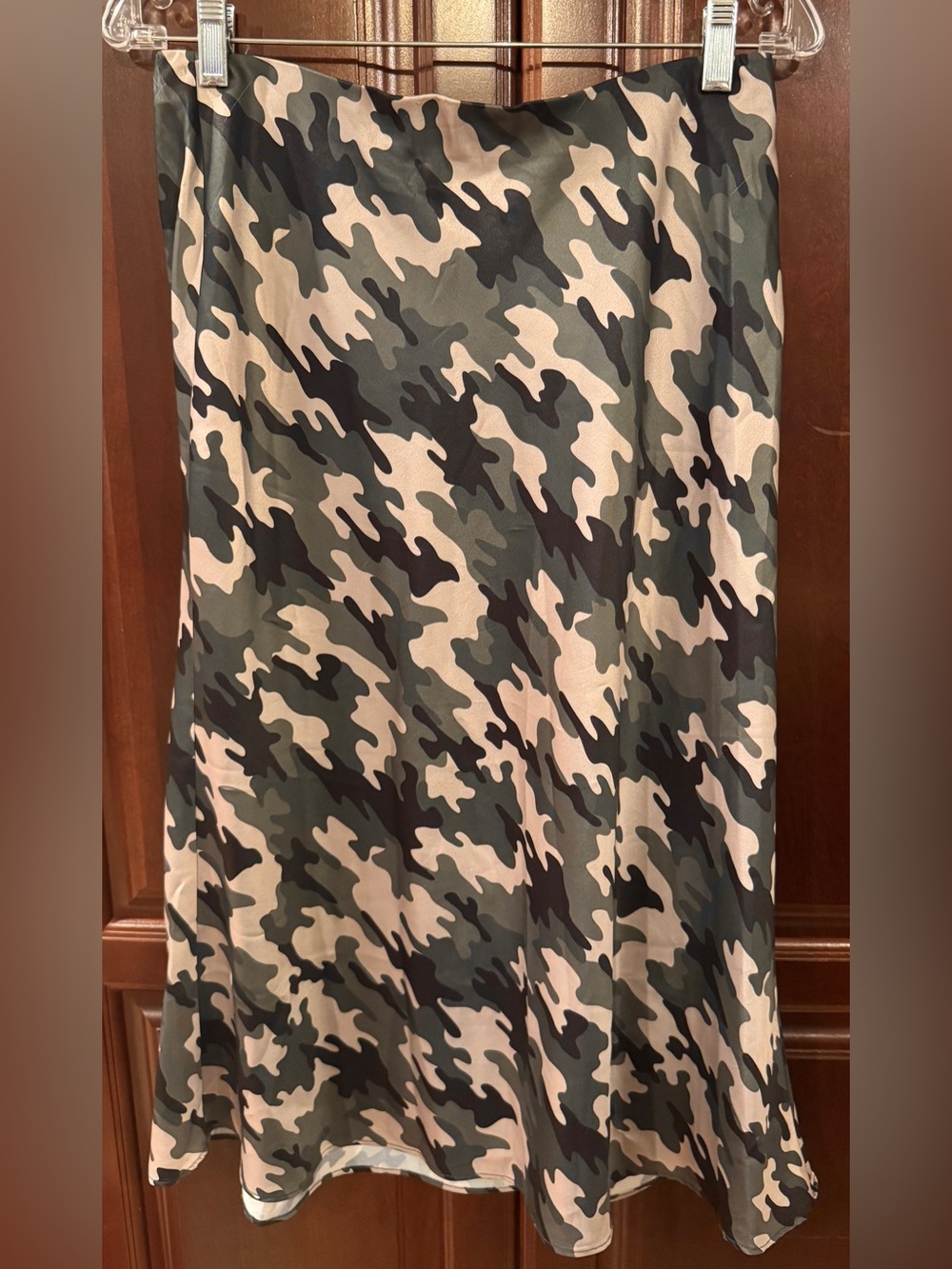 Aqua Camo Satin Maxi Skirt. Sz Large. 30” Length. Size Zip. Poly. A+ Condition.